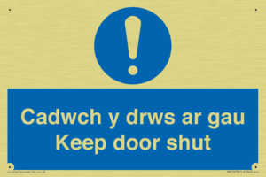 Cadwch y drws ar gau Keep door shut